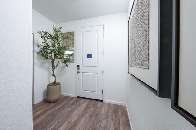 7325 Dorstone Way, Sacramento, CA 95829