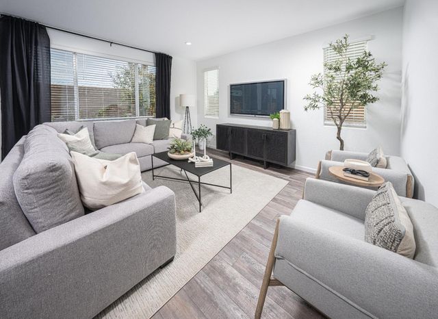 7325 Dorstone Way, Sacramento, CA 95829