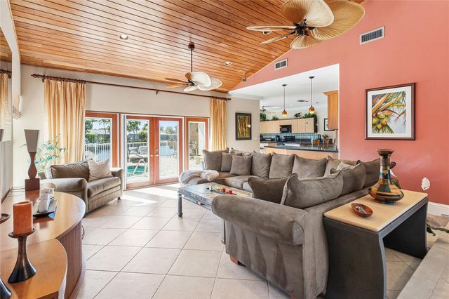 630 SE 9th Avenue, Pompano Beach, FL 33060