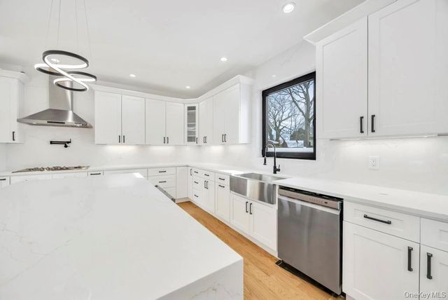 45 Ramble Lane, Levittown, NY 11756