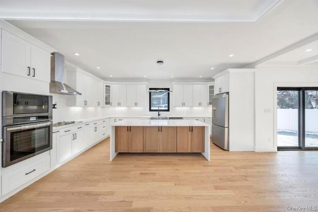 45 Ramble Lane, Levittown, NY 11756