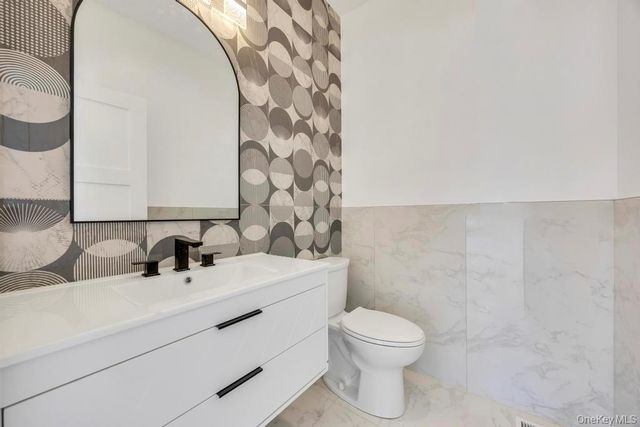 45 Ramble Lane, Levittown, NY 11756