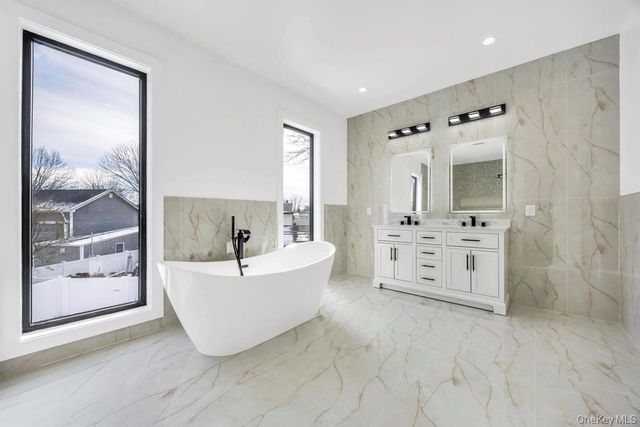 45 Ramble Lane, Levittown, NY 11756