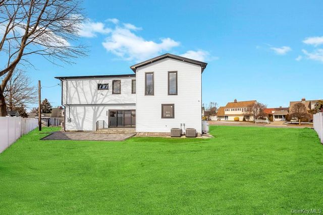 45 Ramble Lane, Levittown, NY 11756