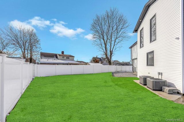 45 Ramble Lane, Levittown, NY 11756