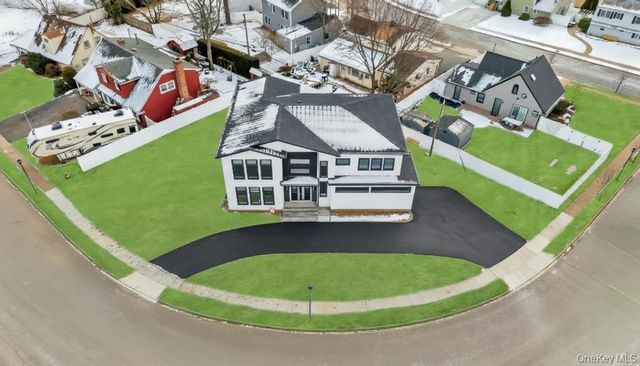 45 Ramble Lane, Levittown, NY 11756