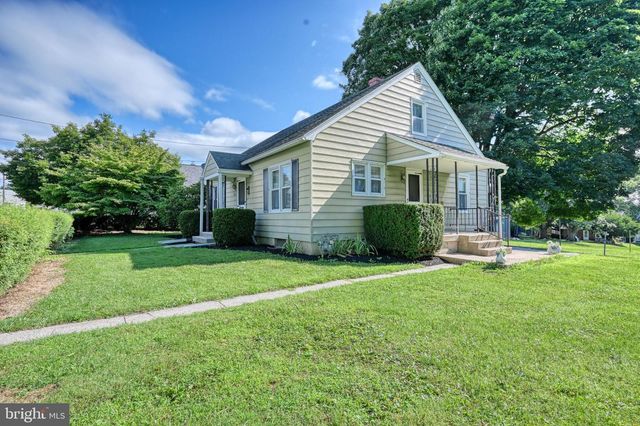 698 N 2ND AVE, Lebanon, PA 17046