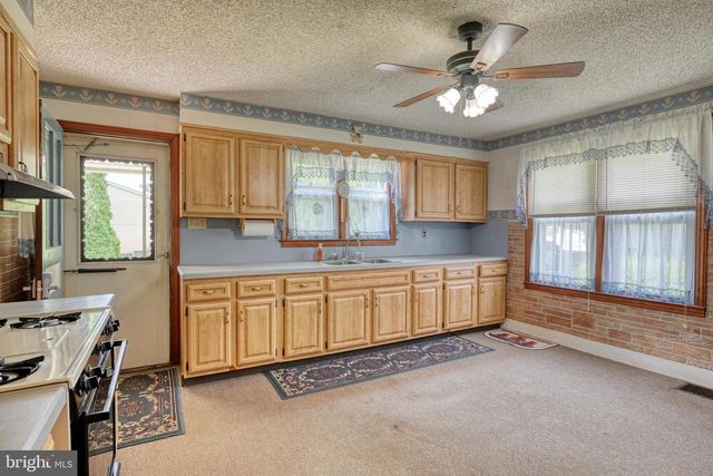 698 N 2ND AVE, Lebanon, PA 17046
