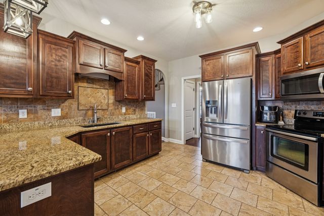1533 Green Grove Way, Clarksville, TN 37043