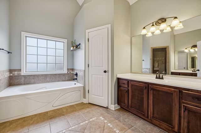 1533 Green Grove Way, Clarksville, TN 37043