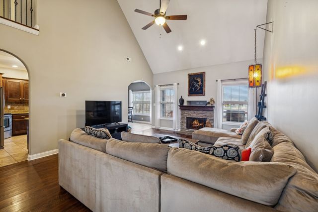 1533 Green Grove Way, Clarksville, TN 37043