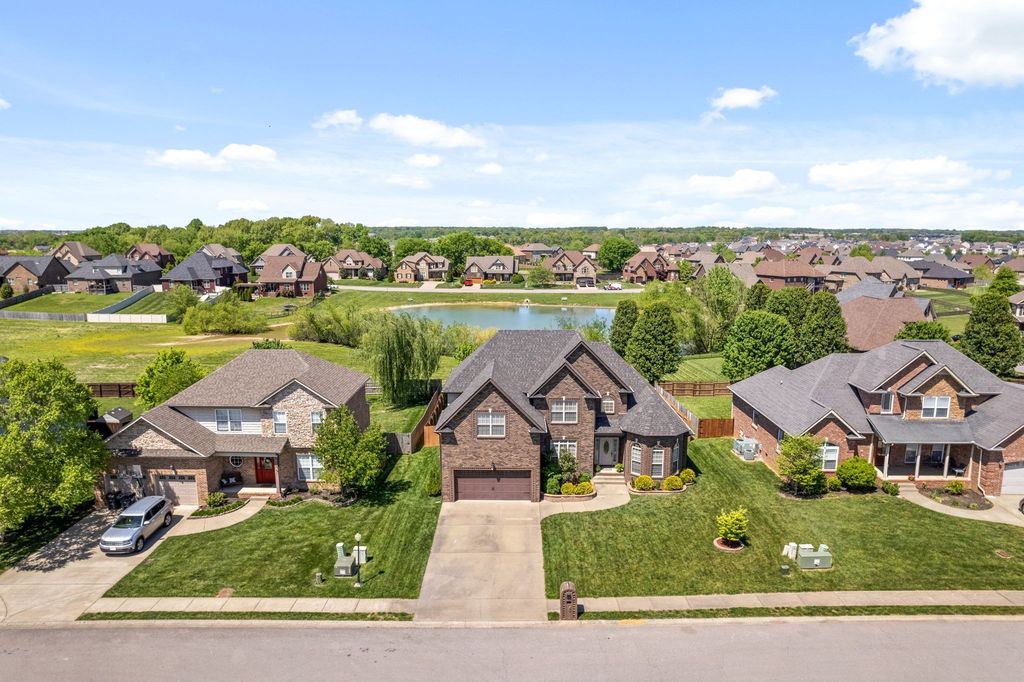 1533 Green Grove Way, Clarksville, TN 37043