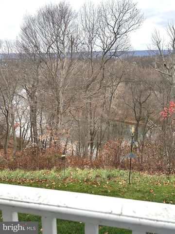 11 WOODS DRIVE, Camp Hill, PA 17011