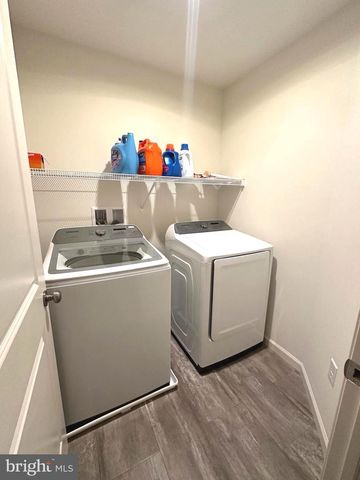 11 WOODS DRIVE, Camp Hill, PA 17011