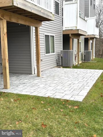 11 WOODS DRIVE, Camp Hill, PA 17011