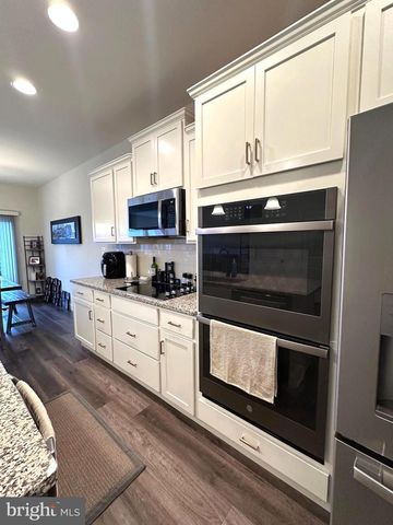 11 WOODS DRIVE, Camp Hill, PA 17011