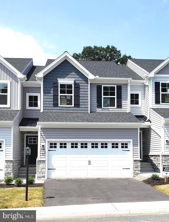 11 WOODS DRIVE, Camp Hill, PA 17011