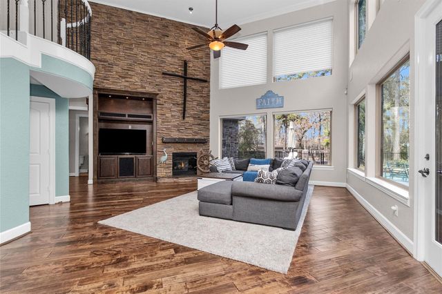 11018 Lake Windcrest, Magnolia, TX 77354