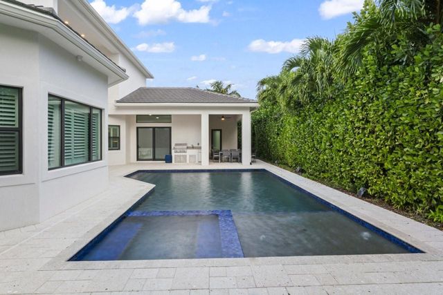 6990 NW 27th Avenue, Boca Raton, FL 33496