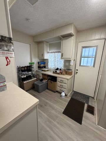 601 N Kirby Street 557, Hemet, CA 92545