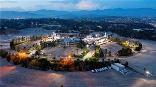 700 Lookout Dr, Los Angeles, CA 90012