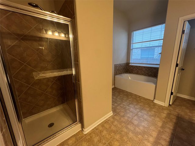 9325 Bavaria LN, Austin, TX 78749