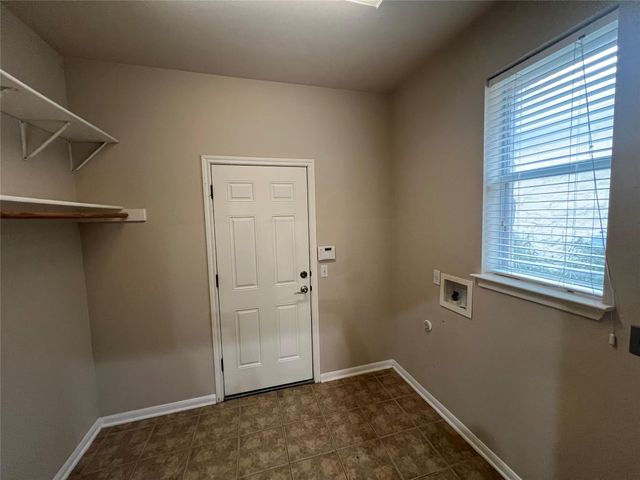 9325 Bavaria LN, Austin, TX 78749