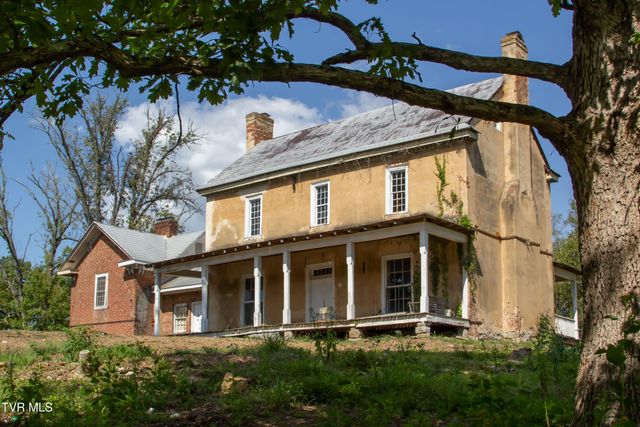 2666 Main Street, Surgoinsville, TN 37873