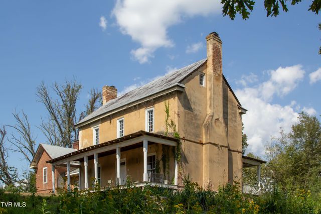 2666 Main Street, Surgoinsville, TN 37873