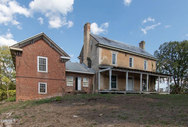 2666 Main Street, Surgoinsville, TN 37873