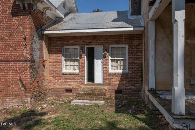 2666 Main Street, Surgoinsville, TN 37873