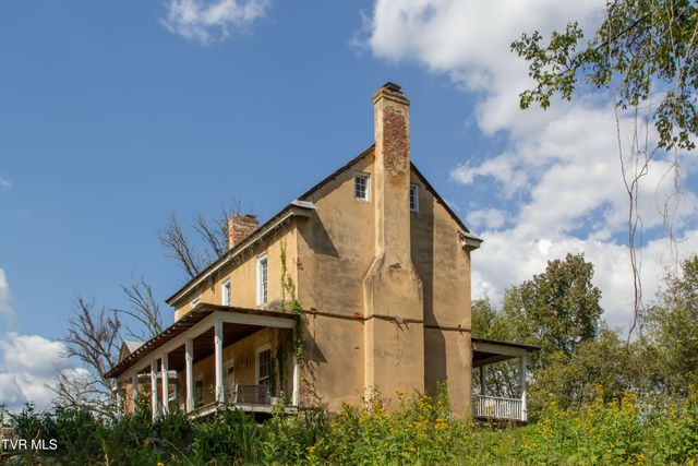 2666 Main Street, Surgoinsville, TN 37873
