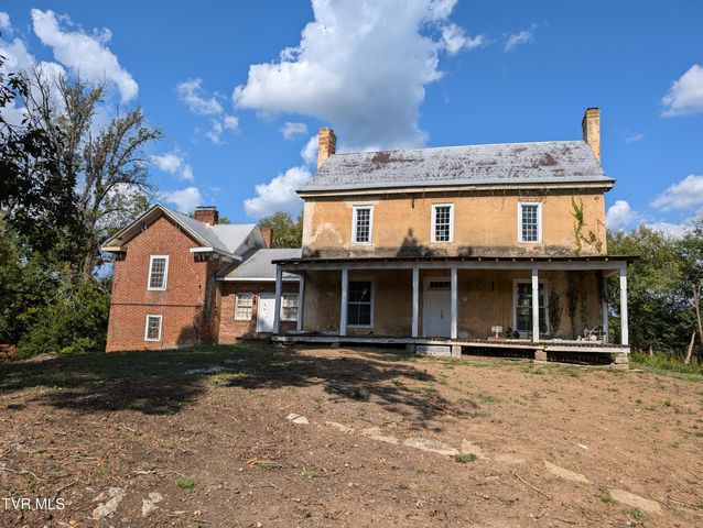 2666 Main Street, Surgoinsville, TN 37873