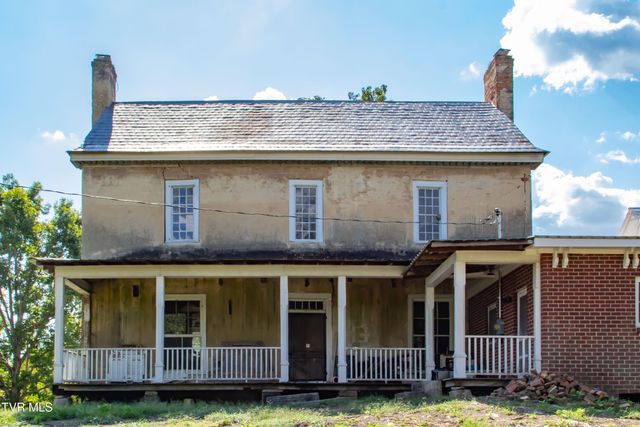 2666 Main Street, Surgoinsville, TN 37873
