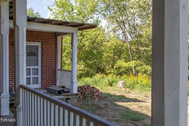 2666 Main Street, Surgoinsville, TN 37873
