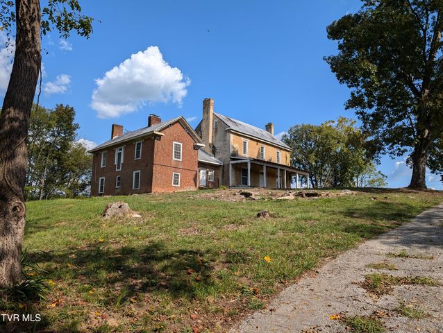 2666 Main Street, Surgoinsville, TN 37873