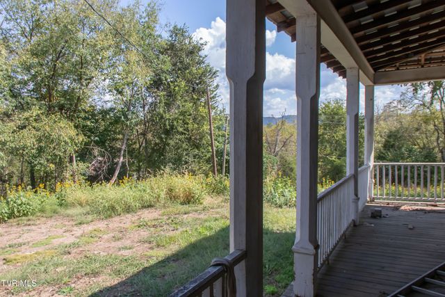 2666 Main Street, Surgoinsville, TN 37873