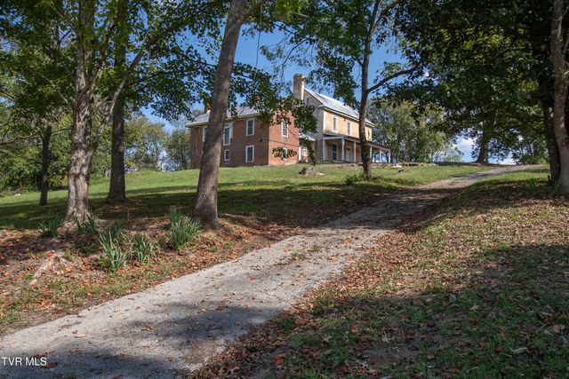 2666 Main Street, Surgoinsville, TN 37873