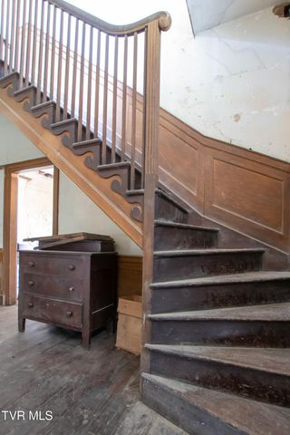 2666 Main Street, Surgoinsville, TN 37873