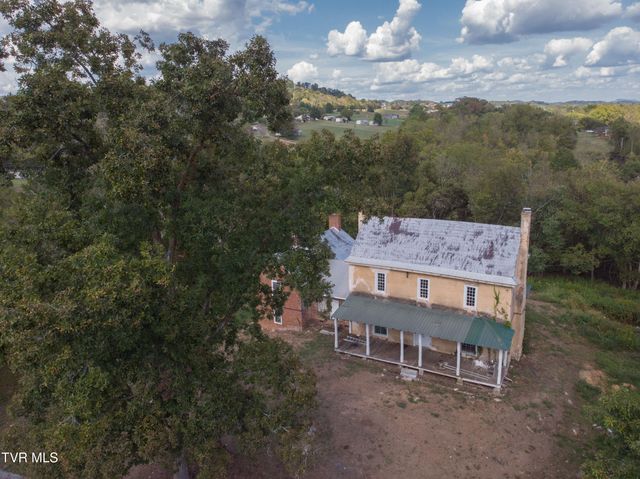 2666 Main Street, Surgoinsville, TN 37873