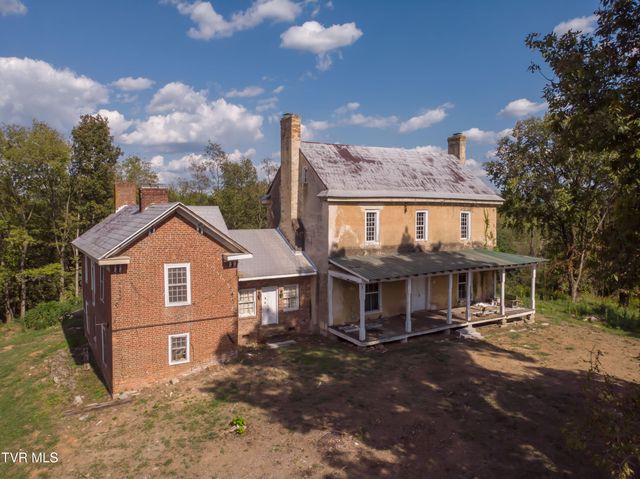2666 Main Street, Surgoinsville, TN 37873