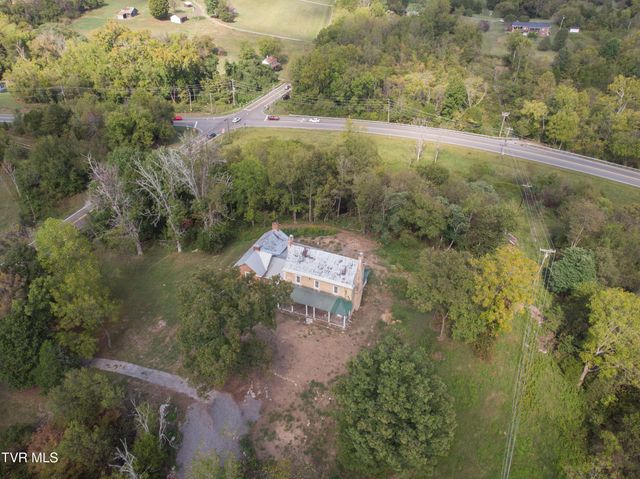 2666 Main Street, Surgoinsville, TN 37873