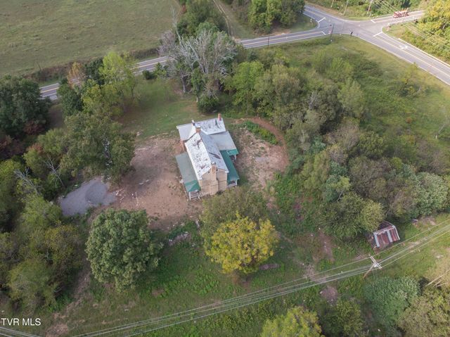 2666 Main Street, Surgoinsville, TN 37873