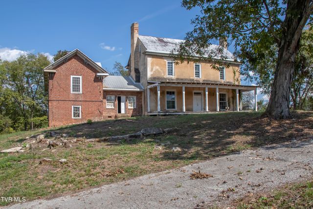 2666 Main Street, Surgoinsville, TN 37873