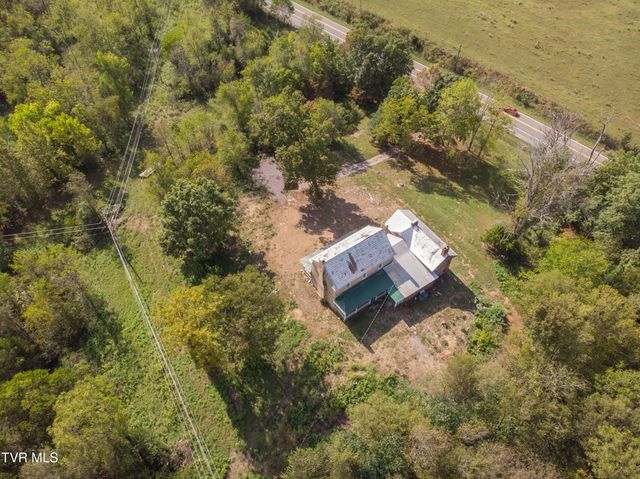 2666 Main Street, Surgoinsville, TN 37873