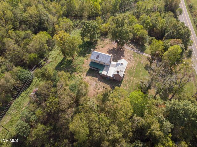 2666 Main Street, Surgoinsville, TN 37873