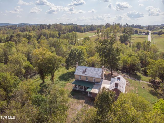 2666 Main Street, Surgoinsville, TN 37873