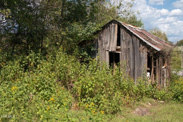 2666 Main Street, Surgoinsville, TN 37873