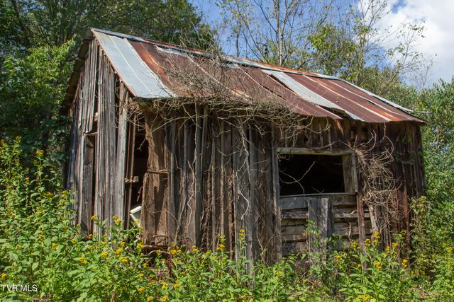 2666 Main Street, Surgoinsville, TN 37873