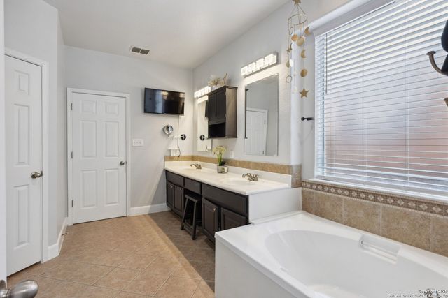 538 CALM SPGS, San Antonio, TX 78260